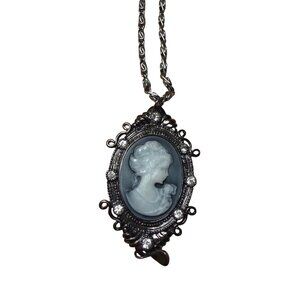 Vintage Victorian-Style Cameo Pendant Necklace Rhinestone Accents